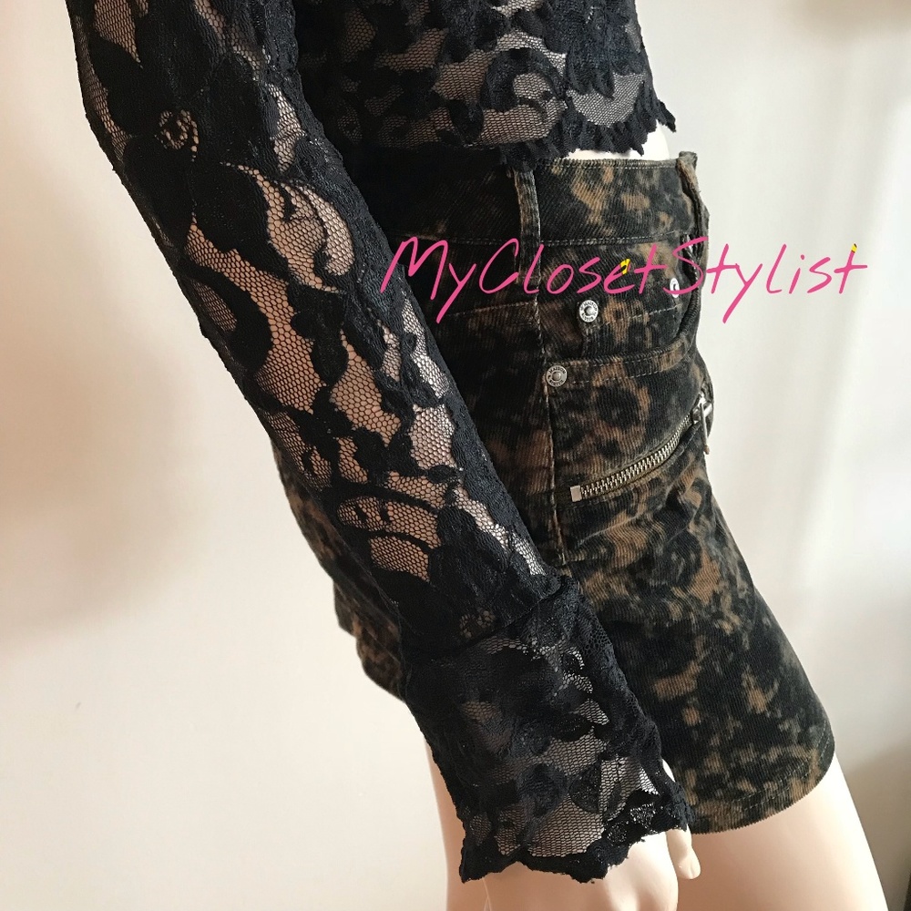 Victoria’s Secret NEW Black Lace Blouse Bell Sleeve RARE Top xs V-Neck Ruffle - Picture 5 of 6